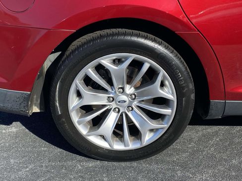 Used 2017 Ford Taurus Limited image 8