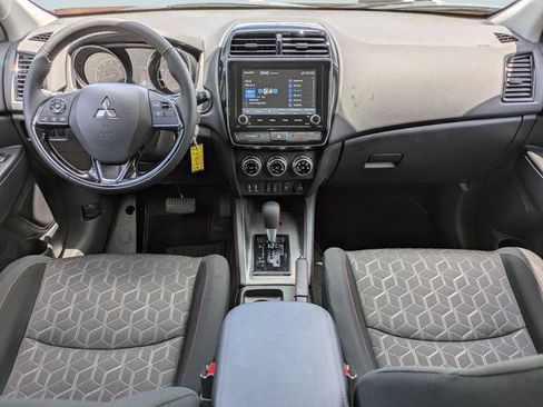 Used 2025 Mitsubishi Outlander Sport LE AWD/4WD image 16