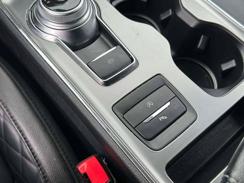 Used 2024 Ford Edge Titanium image 31