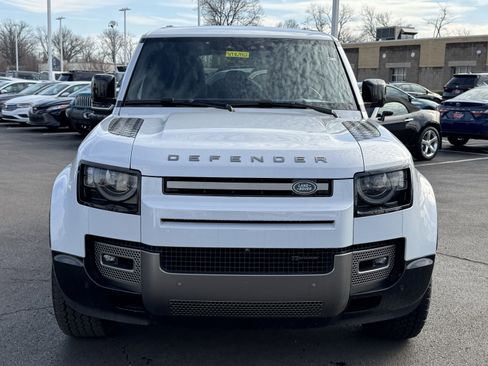 Used 2023 Land Rover Defender 110 X-Dynamic SE image 13