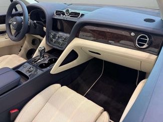 New 2025 Bentley Bentayga V8 video 2