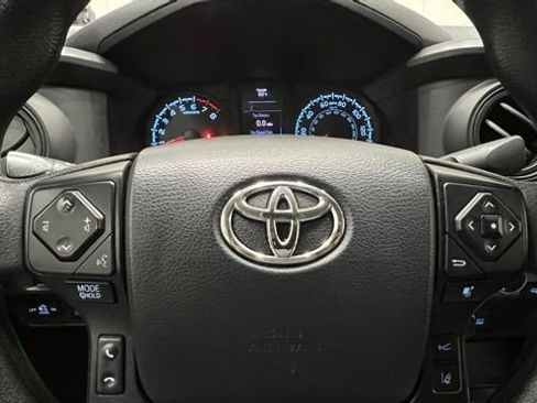 Used 2019 Toyota Tacoma SR w/ SR Convenience Package image 19