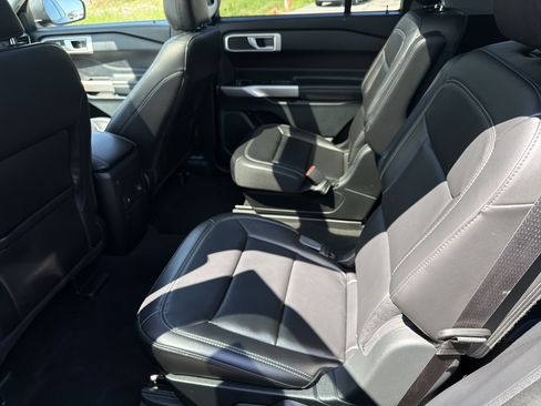 Used 2023 Ford Explorer XLT w/ Equipment Group 202A AWD/4WD image 25