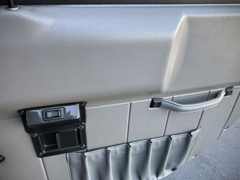 Used 2003 HUMMER H1 4-Door Wagon image 16