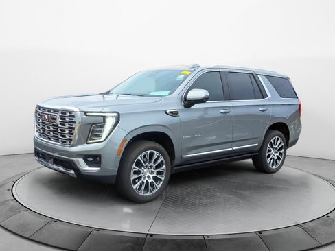 Used 2026 GMC Yukon Denali w/ Denali Reserve Package AWD/4WD image 3