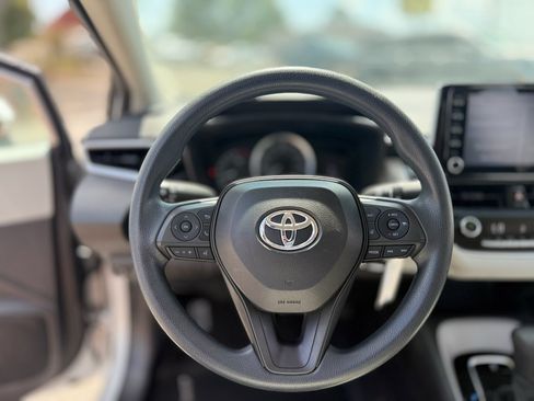Used 2020 Toyota Corolla LE FWD image 34