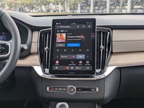 New 2026 Volvo XC90 B6 Plus w/ Protection Package Premier image 25