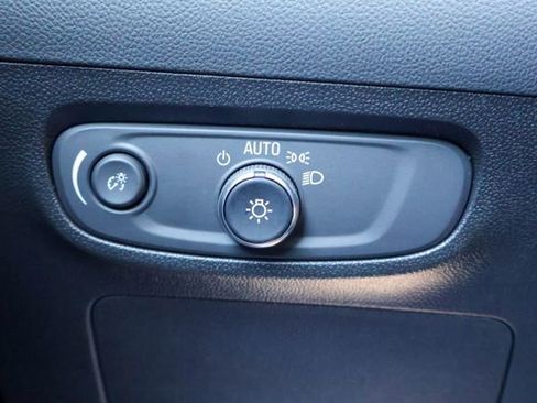 Certified 2025 Buick Encore GX Preferred image 18