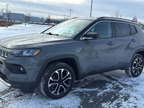 Used 2022 Jeep Compass Limited image 14