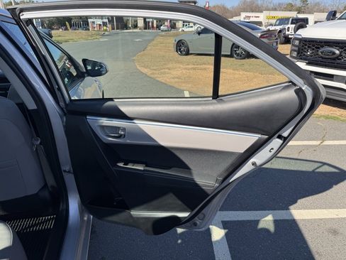 Used 2016 Toyota Corolla L image 31