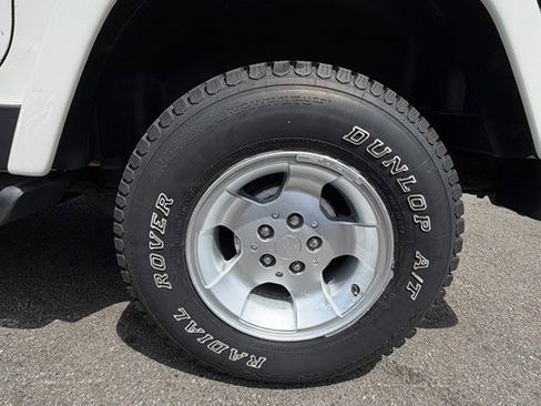 Used 2001 Jeep Wrangler Sahara AWD/4WD image 17