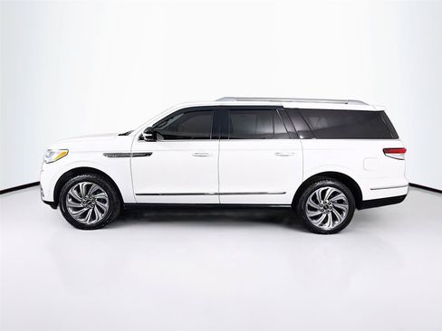 Used 2022 Lincoln Navigator L Reserve AWD/4WD image 8