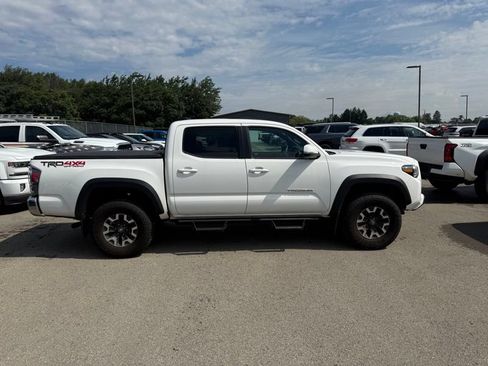 Used 2023 Toyota Tacoma TRD Off-Road AWD/4WD image 6