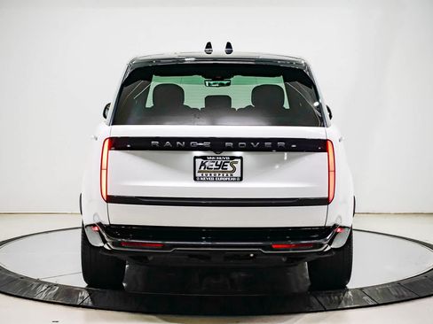 Used 2024 Land Rover Range Rover Long Wheelbase SE AWD/4WD image 3