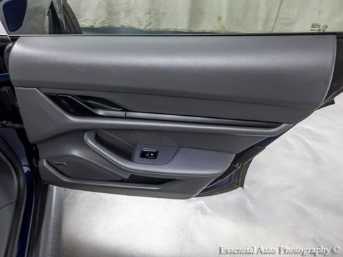 Used 2022 Porsche Taycan RWD image 30