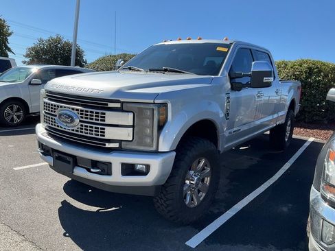 Used 2017 Ford F250 Platinum w/ Platinum Ultimate Package image 3