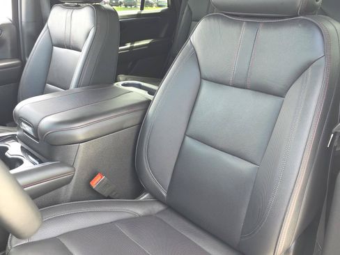 Used 2025 Chevrolet Tahoe RST w/ Comfort Package AWD/4WD image 14