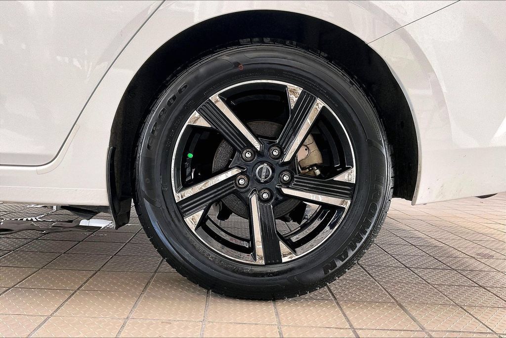 Used 2025 Nissan Sentra SV FWD image 31