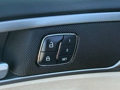 Used 2017 Ford Fusion SE w/ Fusion SE Technology Package AWD/4WD image 17