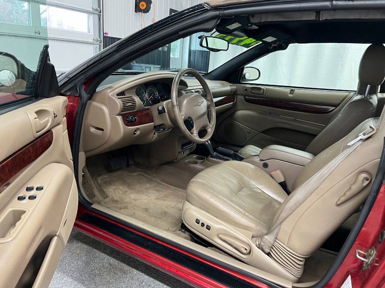 Used 2001 Chrysler Sebring LXi FWD image 7