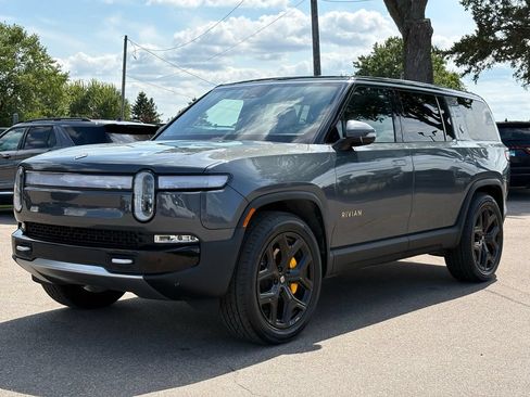 Used 2024 Rivian R1S Adventure AWD/4WD image 4