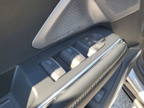 Used 2024 GMC Acadia Denali w/ Super Cruise Package image 12