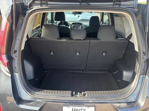 Used 2025 Kia Soul LX w/ LX Technology Package FWD image 29