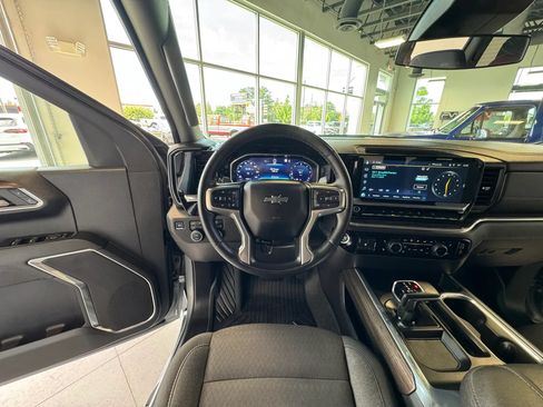 Used 2023 Chevrolet Silverado 1500 RST AWD/4WD image 16