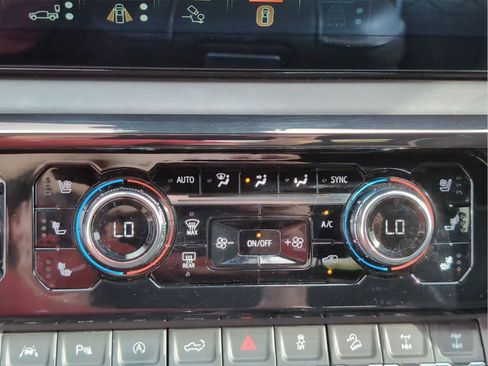 Used 2024 GMC Sierra 1500 AT4X image 18