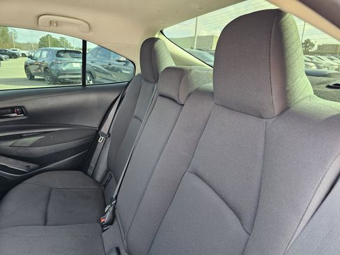 Used 2025 Toyota Corolla LE image 29