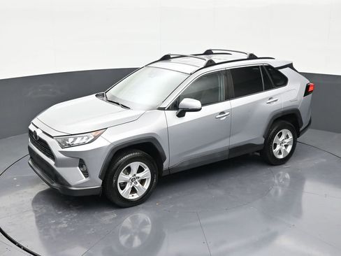 Used 2020 Toyota RAV4 XLE FWD image 12