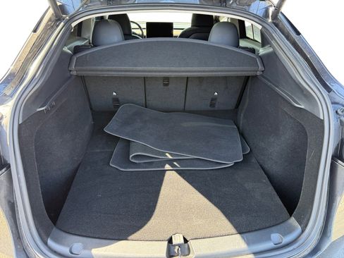 Used 2024 Tesla Model Y Performance image 17