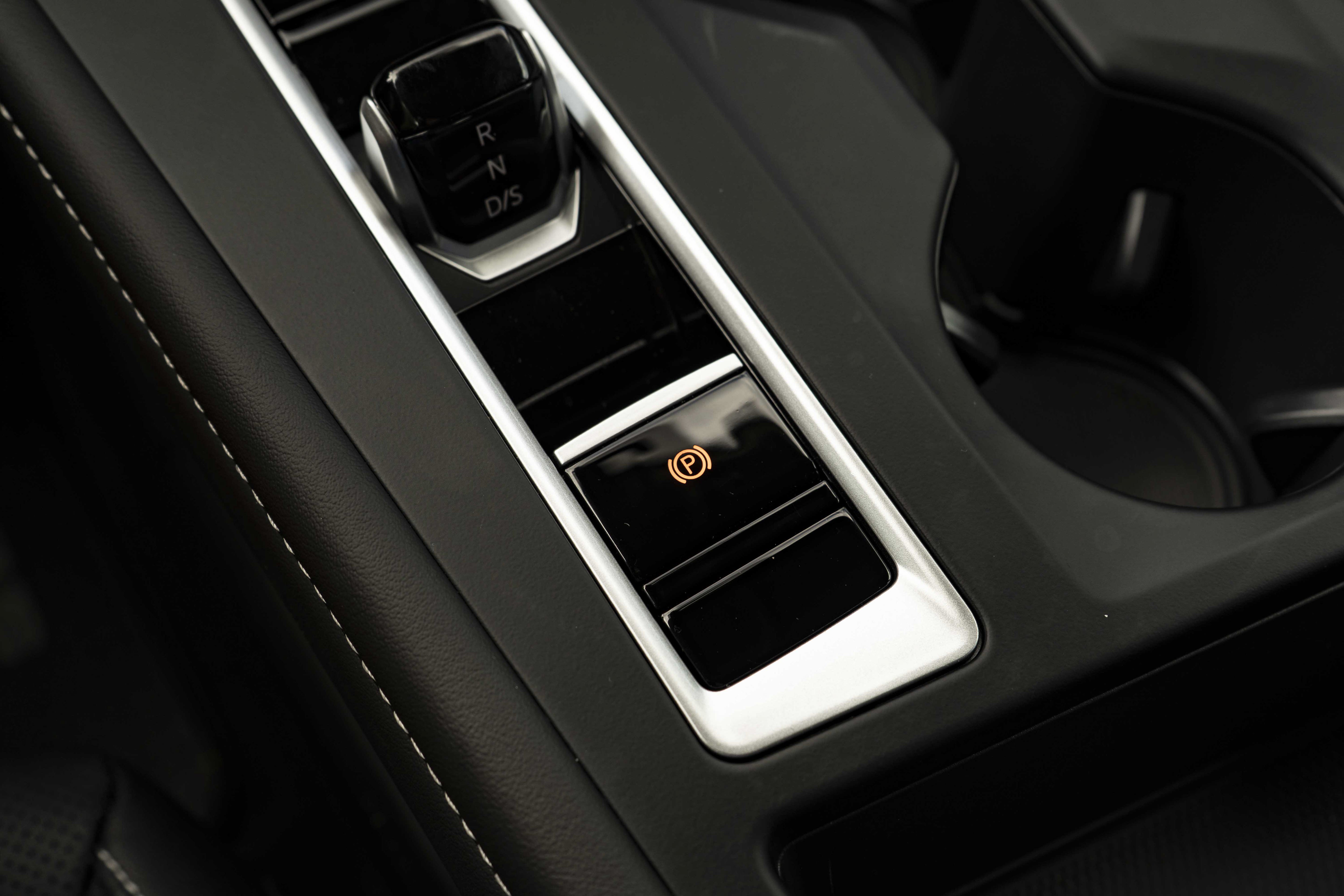 Certified 2026 Volkswagen Atlas SE FWD image 32