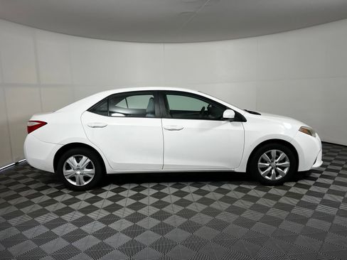 Used 2016 Toyota Corolla LE image 4
