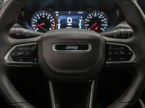 Certified 2025 Jeep Compass Trailhawk w/ Trailer Tow Group AWD/4WD image 16