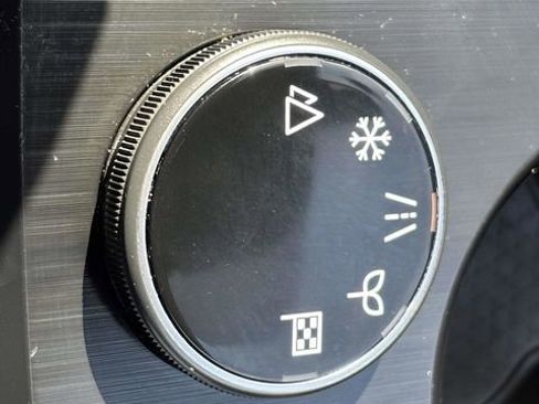 Used 2023 Nissan Rogue S image 17