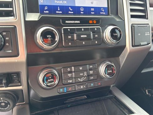 Used 2020 Ford F250 Platinum w/ FX4 Off-Road Package AWD/4WD image 29