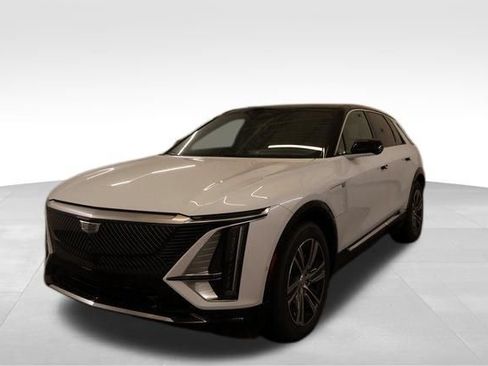 New 2026 Cadillac Lyriq Luxury AWD/4WD image 5