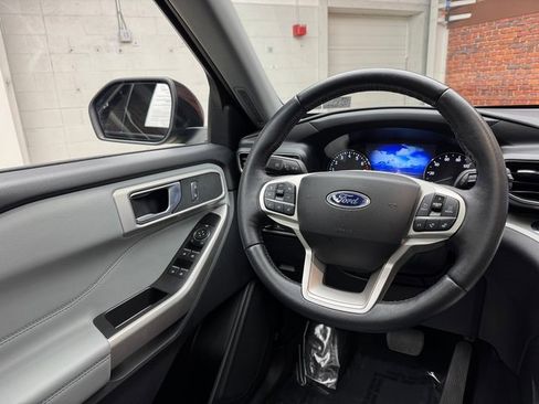 Certified 2022 Ford Explorer XLT w/ Equipment Group 202A image 13