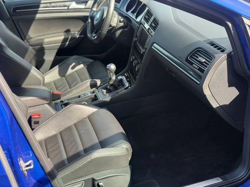 Used 2016 Volkswagen Golf 4-Door AWD/4WD image 8