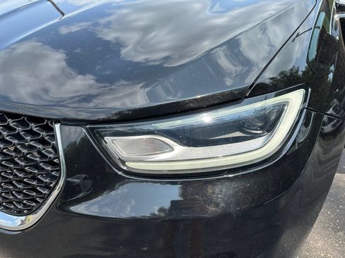 Used 2024 Chrysler Pacifica Touring-L FWD image 43