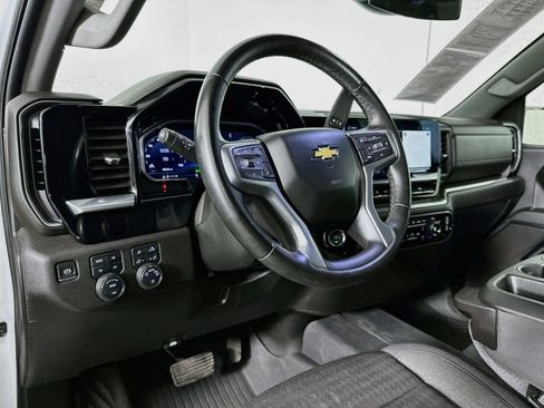 Used 2024 Chevrolet Silverado 1500 LT AWD/4WD image 10