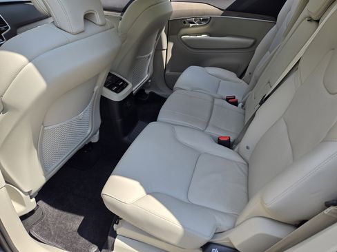 Certified 2025 Volvo XC90 T8 Plus w/ Protection Package Premier image 32