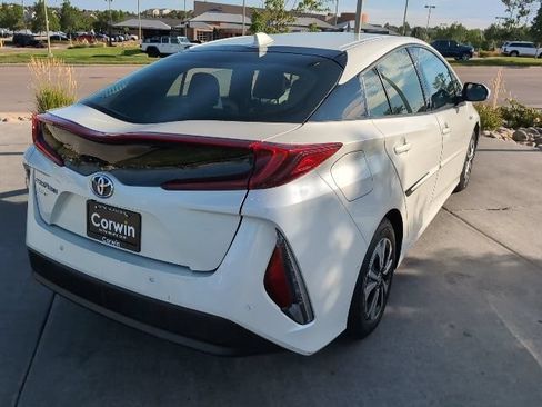 Used 2018 Toyota Prius Prime Advanced w/ Protection Package FWD image 9