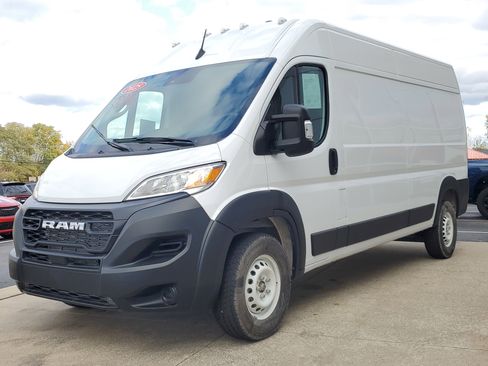 Used 2025 RAM ProMaster 2500 w/ Storage Group image 2