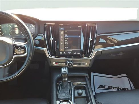 Used 2019 Volvo S90 T5 Momentum image 13