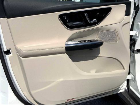 Certified 2025 Mercedes-Benz GLC 300 4MATIC image 13