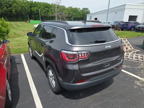 Used 2019 Jeep Compass Sport FWD image 4