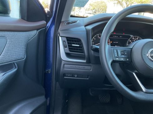 Used 2023 Nissan Rogue S image 24