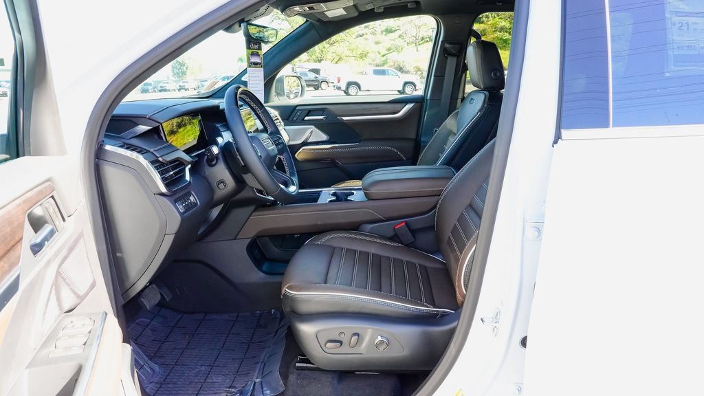 New 2026 GMC Acadia Denali Ultimate AWD/4WD image 13